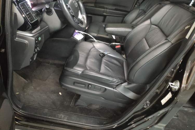 Used Honda Elysion 2016 2.4L Luxury Edition Driver Seat