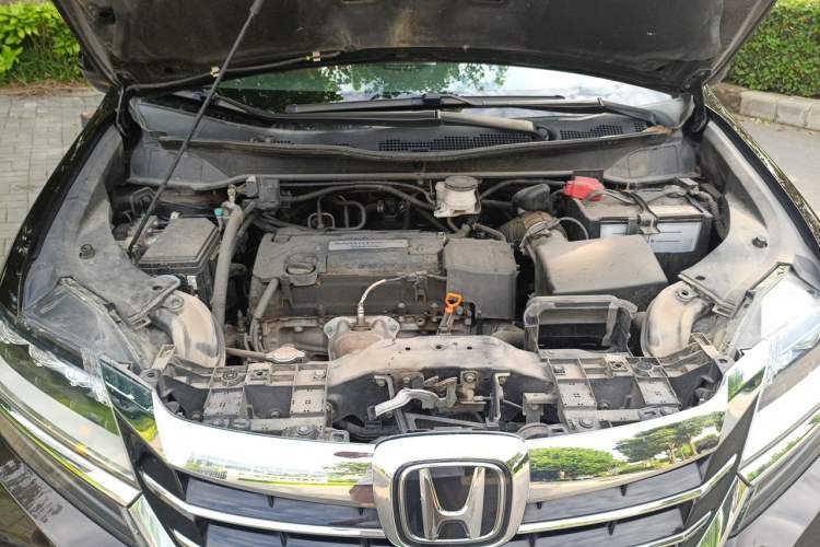 Used Honda Elysion 2016 2.4L Supreme Edition Engine Bay