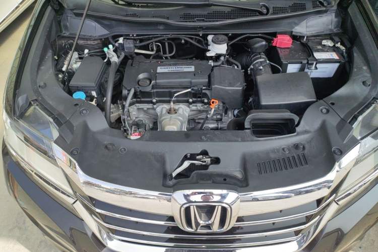 Used Honda Elysion 2016 2.4L Luxury Edition Engine Bay