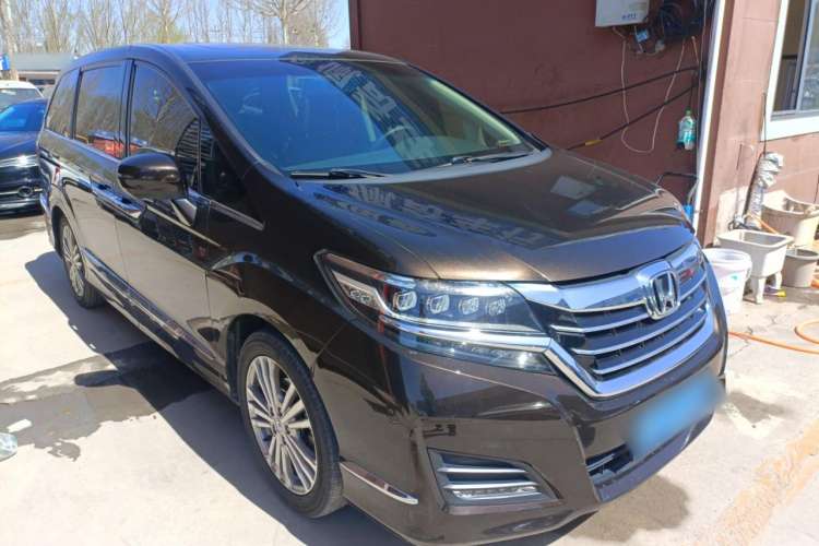 Used Honda Elysion 2016 2.4L Luxury Edition Front Right 45 Deg