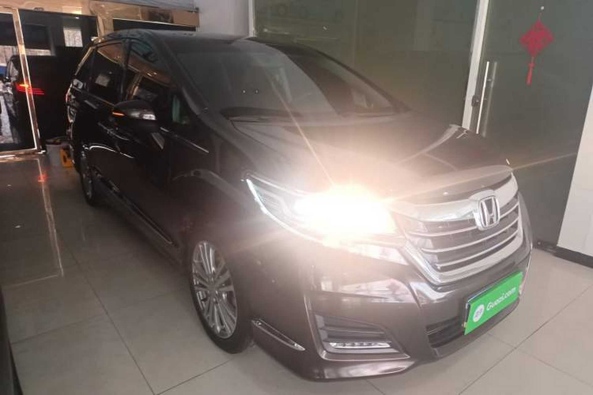 Used Honda Elysion 2016 2.4L Style Edition Front Right 45 Deg