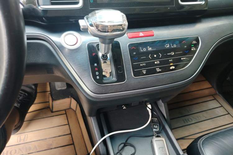 Used Honda Elysion 2016 2.4L Luxury Edition Gear Lever