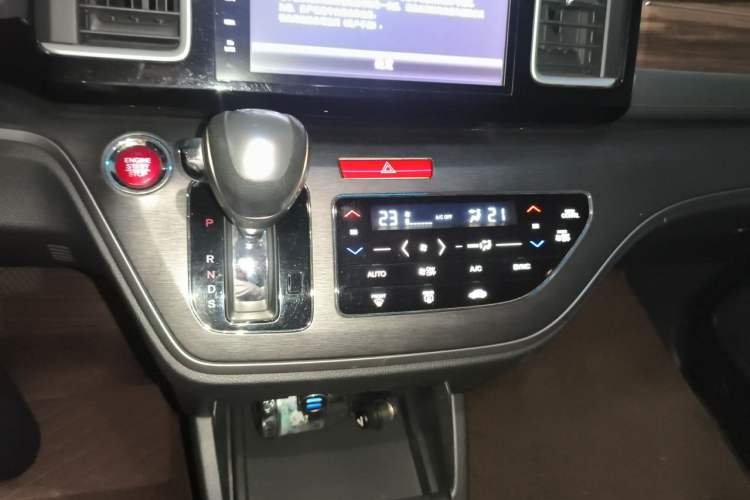 Used Honda Elysion 2016 2.4L Style Edition Gear Lever