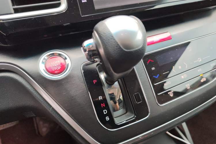 Used Honda Elysion 2016 2.4L Style Edition Gear Lever