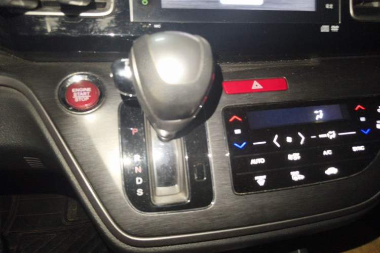 Used Honda Elysion 2016 2.4L Supreme Edition Gear Lever