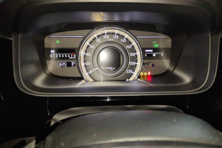 Used Honda Elysion 2016 2.4L Luxury Edition Odometer Close Up