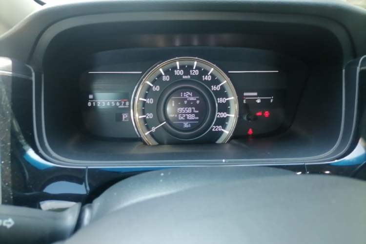 Used Honda Elysion 2016 2.4L Classic Edition Odometer Close Up