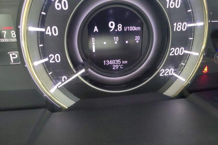 Used Honda Elysion 2016 2.4L Luxury Edition Odometer Close Up