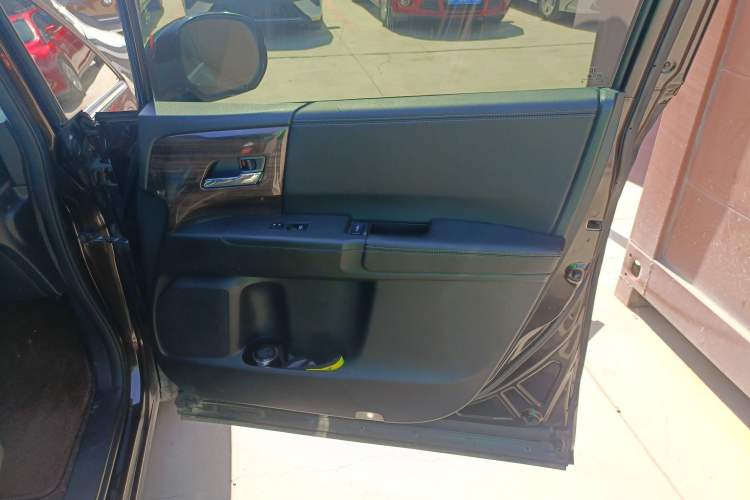 Used Honda Elysion 2016 2.4L Luxury Edition Right Front Door Interior
