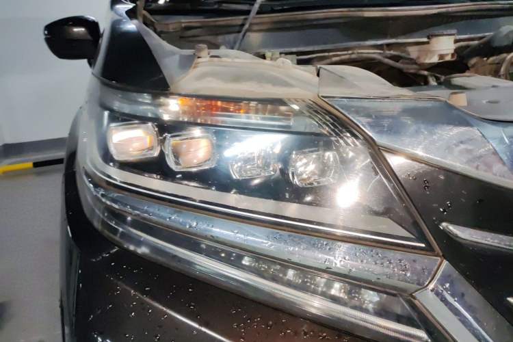 Used Honda Elysion 2016 2.4L Luxury Edition Right Front Headlight