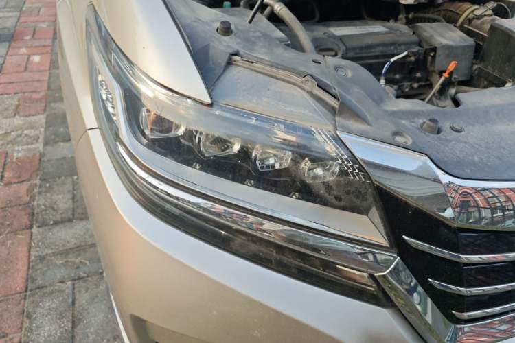 Used Honda Elysion 2016 2.4L Luxury Edition Right Front Headlight