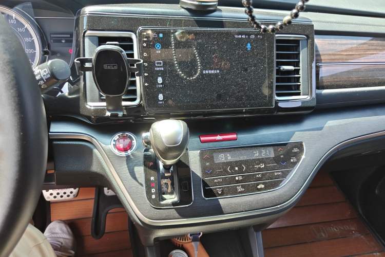 Used Honda Elysion 2016 2.4L Supreme Edition Audio And AC Panel