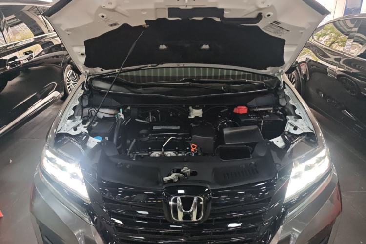 Used Honda Elysion 2016 2.4L Supreme Edition Engine Bay