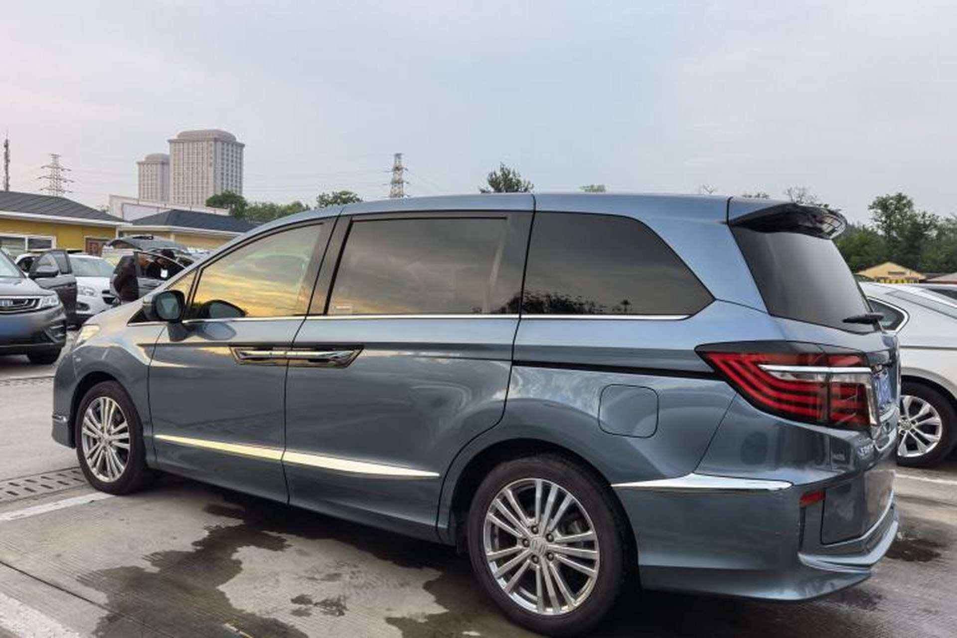 Used Honda Elysion 2016 2.4L Supreme Edition Exterior 6
