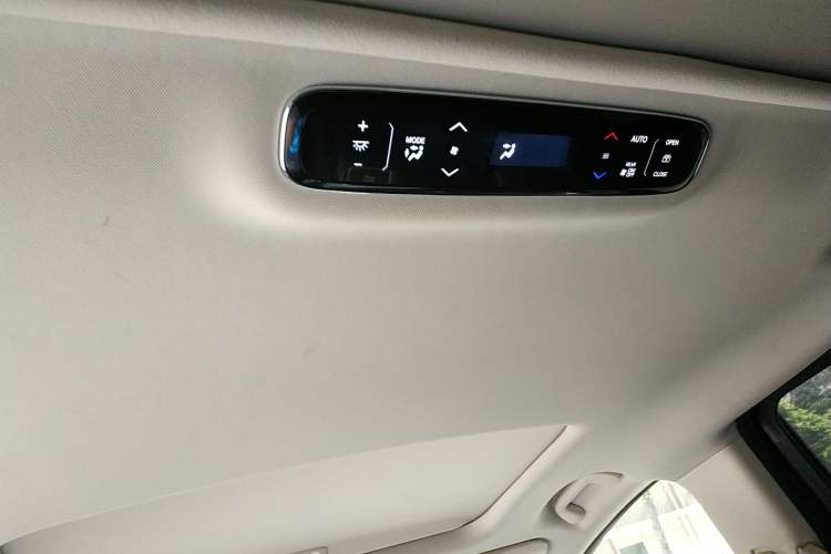 Used Honda Elysion 2016 2.4L Luxury Edition Headliner