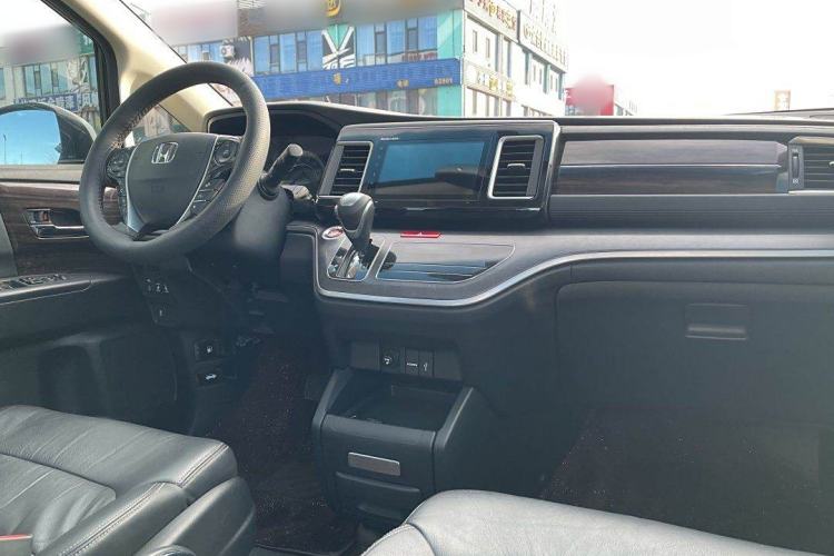 Used Honda Elysion 2016 2.4L Luxury Edition Interior 11