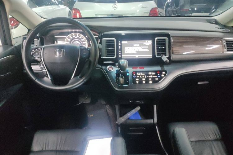 Used Honda Elysion 2016 2.4L Style Edition Interior 2