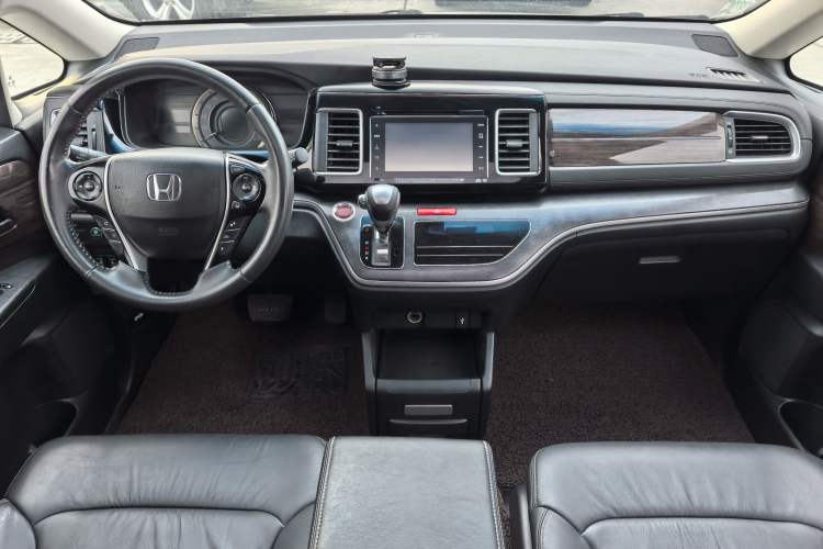 Used Honda Elysion 2016 2.4L Supreme Edition Interior 4