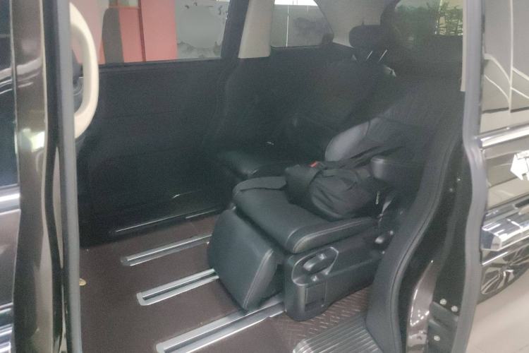 Used Honda Elysion 2016 2.4L Style Edition Interior 4