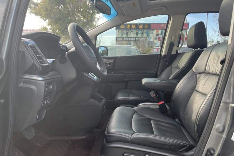 Used Honda Elysion 2016 2.4L Luxury Edition Interior 7
