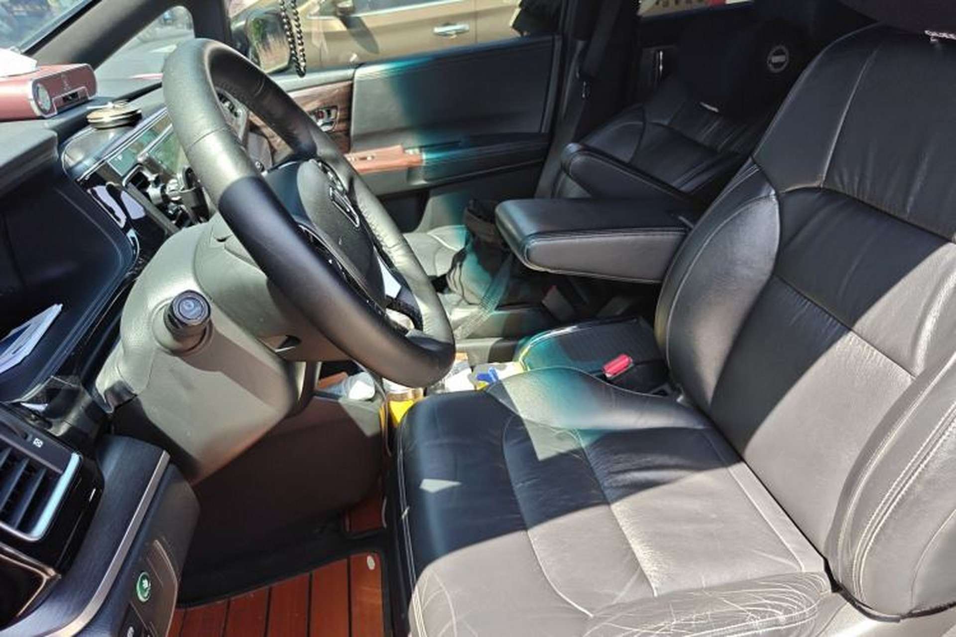 Used Honda Elysion 2016 2.4L Supreme Edition Left Front Seat