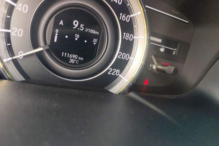 Used Honda Elysion 2016 2.4L Luxury Edition Odometer Close Up