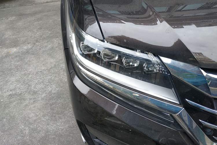 Used Honda Elysion 2016 2.4L Luxury Edition Right Front Headlight