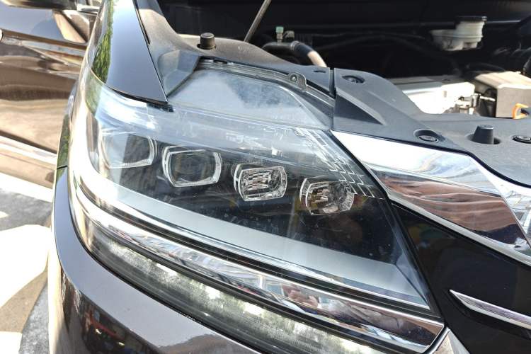 Used Honda Elysion 2016 2.4L Supreme Edition Right Front Headlight