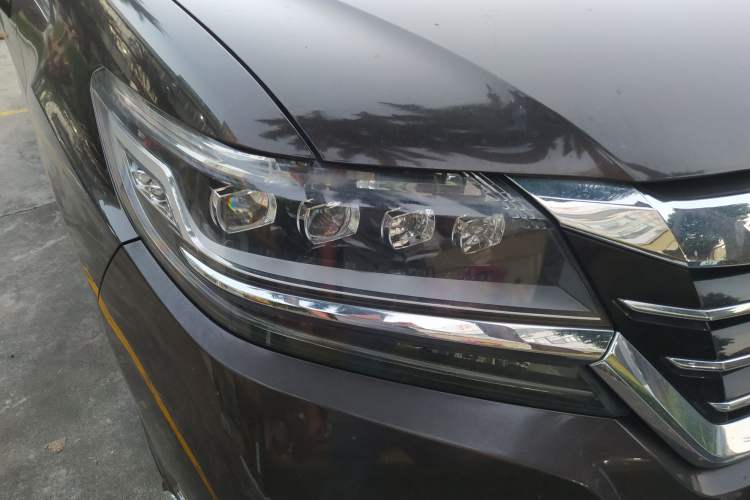 Used Honda Elysion 2016 2.4L Supreme Edition Right Front Headlight
