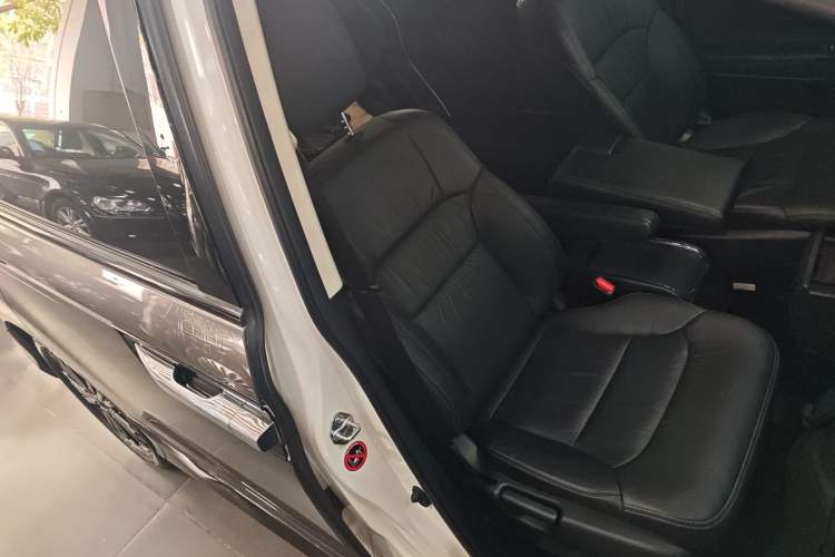 Used Honda Elysion 2016 2.4L Supreme Edition Right Front Seat