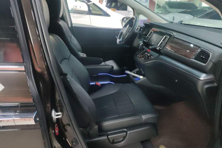 Used Honda Elysion 2016 2.4L Style Edition Right Front Seat