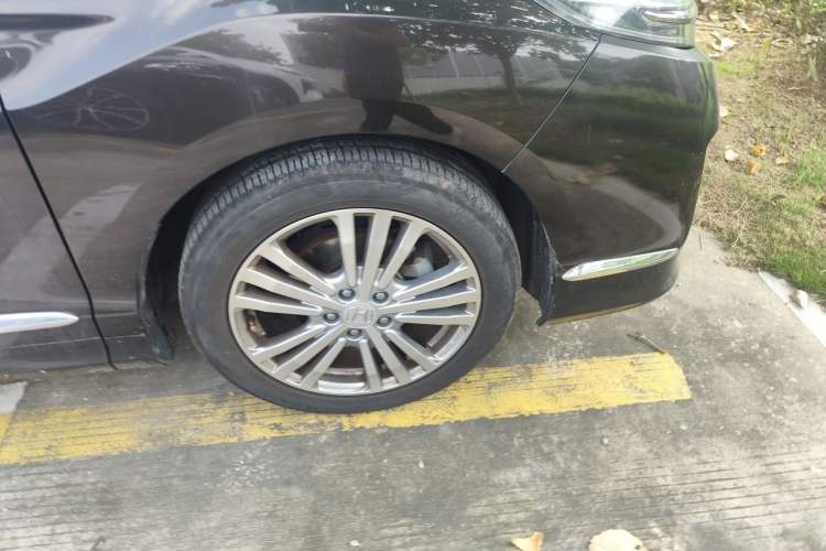 Used Honda Elysion 2016 2.4L Luxury Edition Right Front Wheel Hub