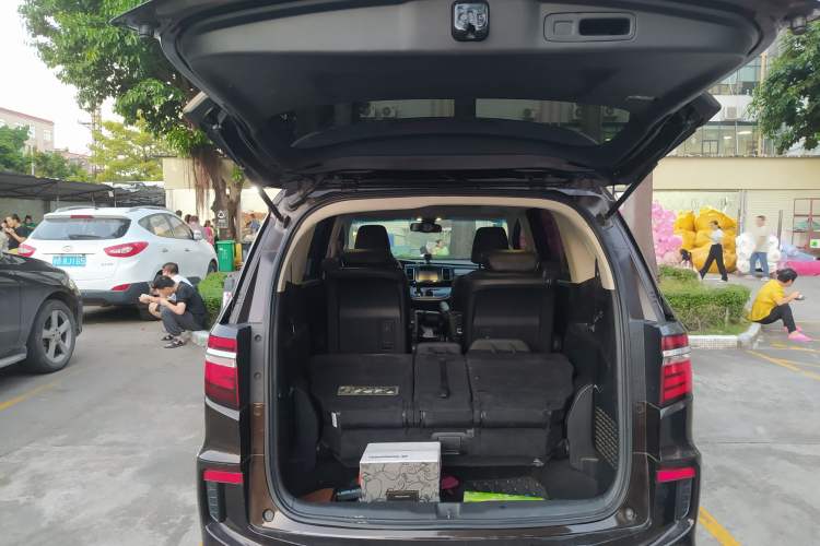 Used Honda Elysion 2016 2.4L Supreme Edition Trunk