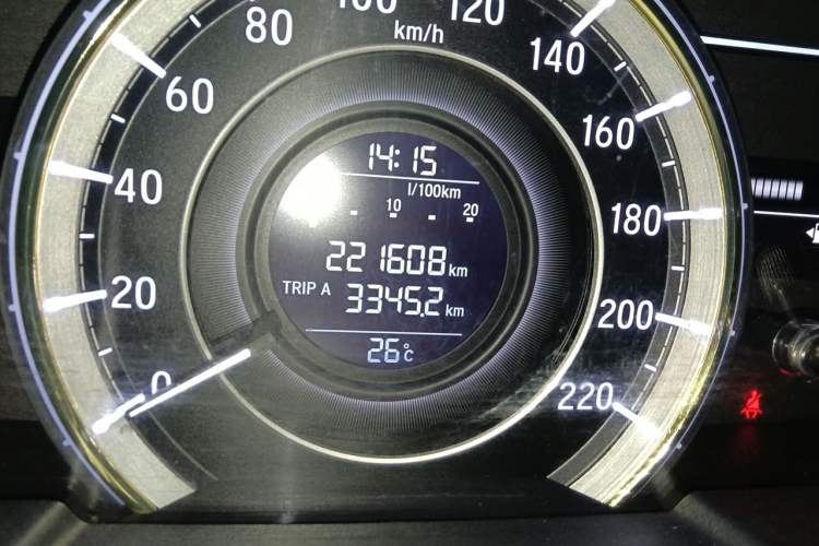 Used Honda Elysion 2016 2.4L Classic Edition Odometer Close Up