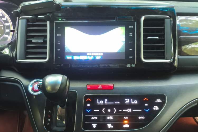 Used Honda Elysion 2016 2.4L Luxury Edition Audio And AC Panel