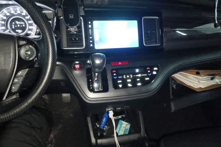Used Honda Elysion 2016 2.4L Luxury Edition Audio And AC Panel