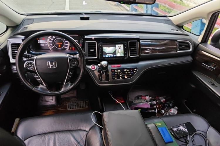 Used Honda Elysion 2016 2.4L Supreme Edition Center Console