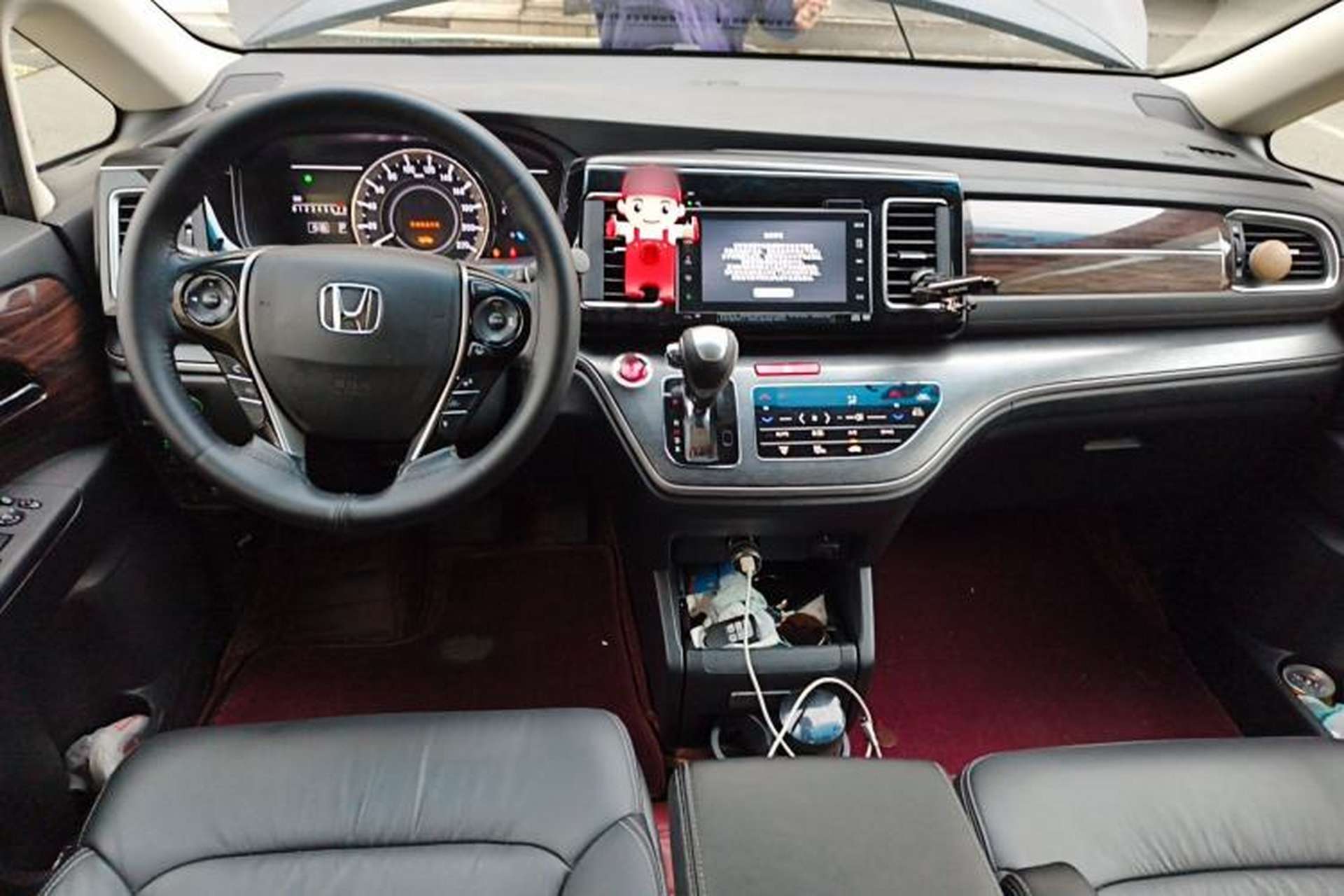 Used Honda Elysion 2016 2.4L Supreme Edition Center Console