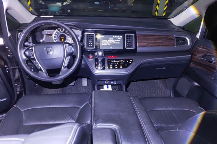 Used Honda Elysion 2016 2.4L Luxury Edition Center Console