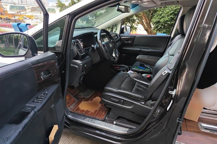 Used Honda Elysion 2016 2.4L Supreme Edition Driver Seat