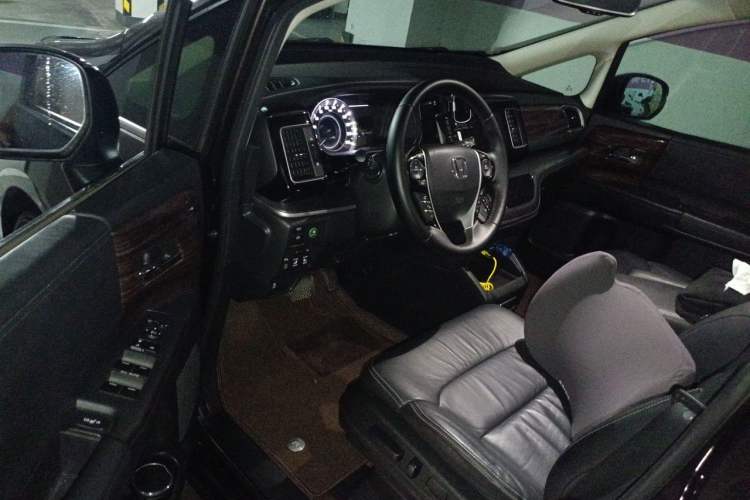 Used Honda Elysion 2016 2.4L Luxury Edition Driver Seat