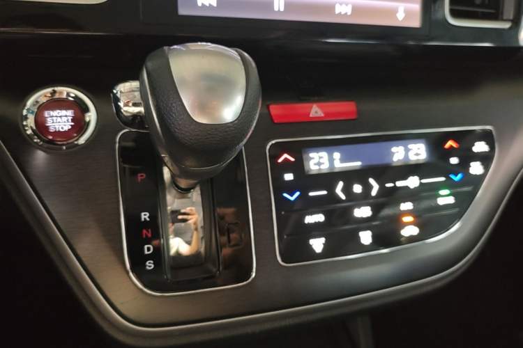 Used Honda Elysion 2016 2.4L Comfort Edition Gear Lever