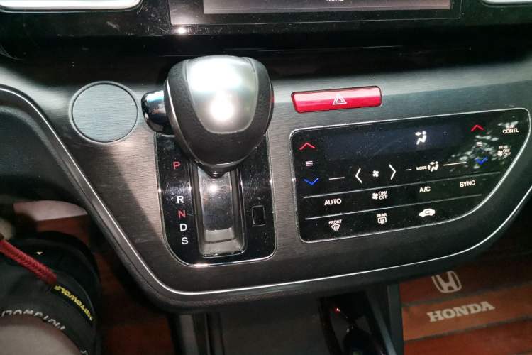 Used Honda Elysion 2016 2.4L Classic Edition Gear Lever