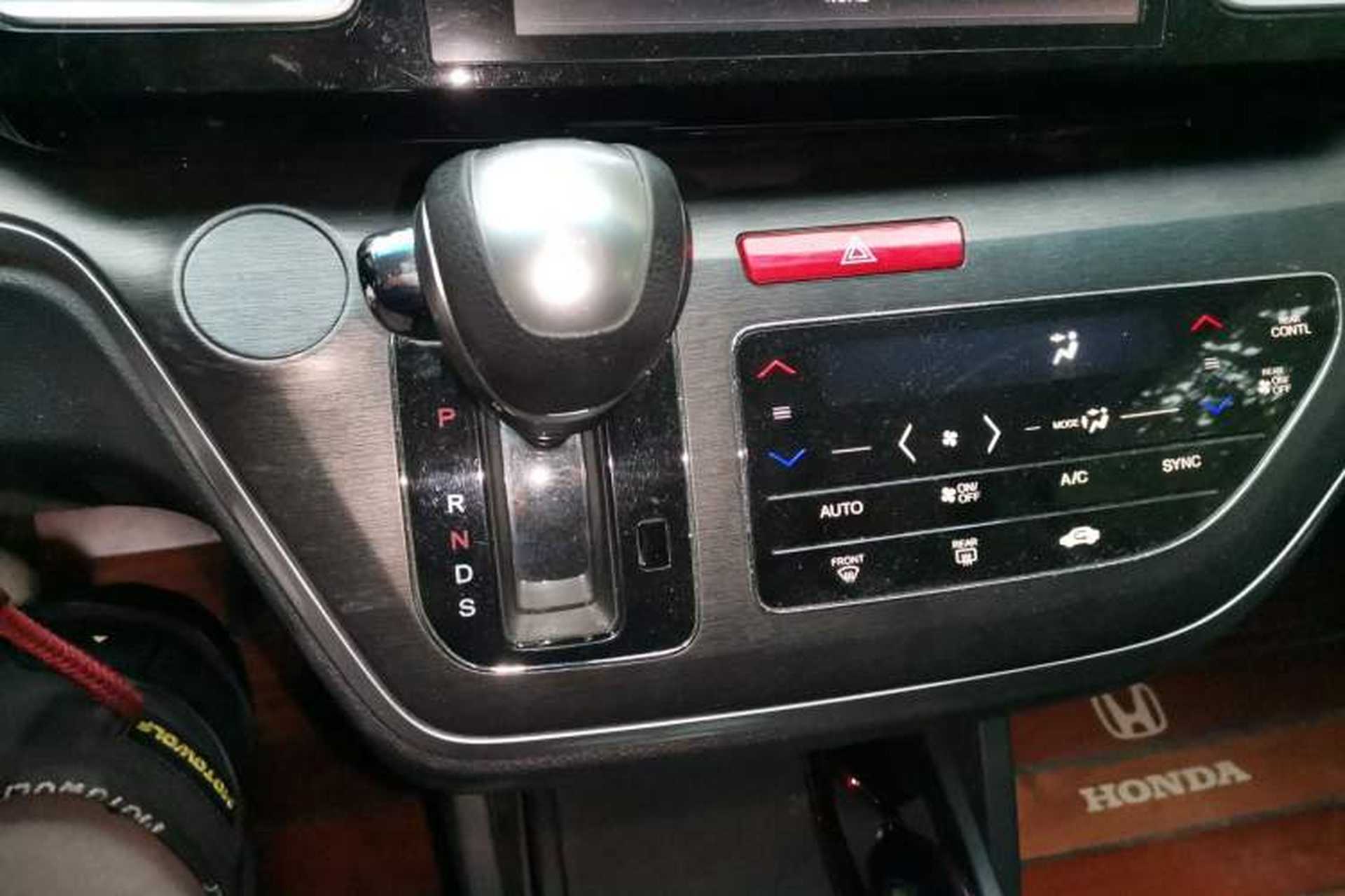 Used Honda Elysion 2016 2.4L Classic Edition Gear Lever