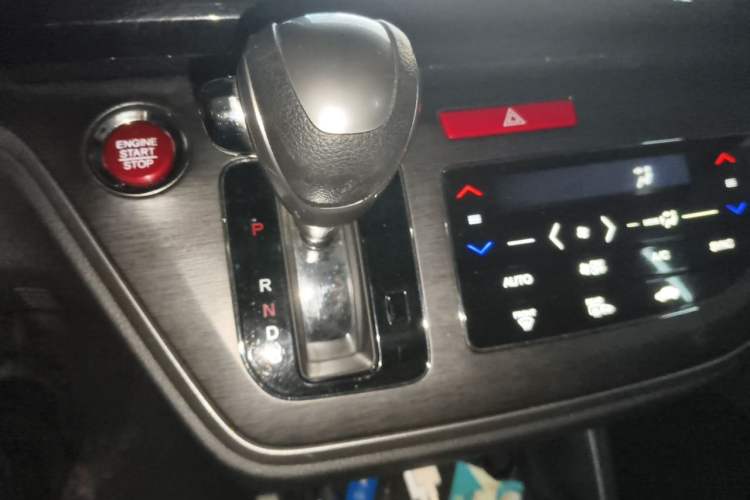 Used Honda Elysion 2016 2.4L Luxury Edition Gear Lever