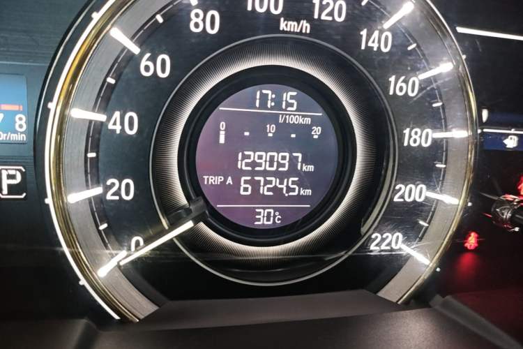 Used Honda Elysion 2016 2.4L Comfort Edition Odometer Close Up