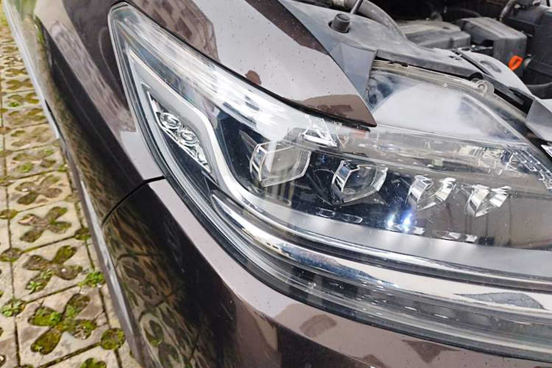 Used Honda Elysion 2016 2.4L Supreme Edition Right Front Headlight