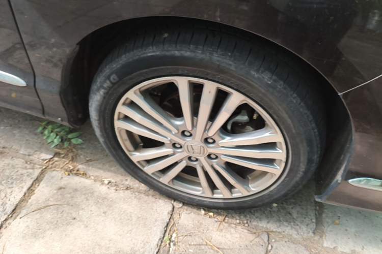 Used Honda Elysion 2016 2.4L Luxury Edition Right Front Wheel Hub