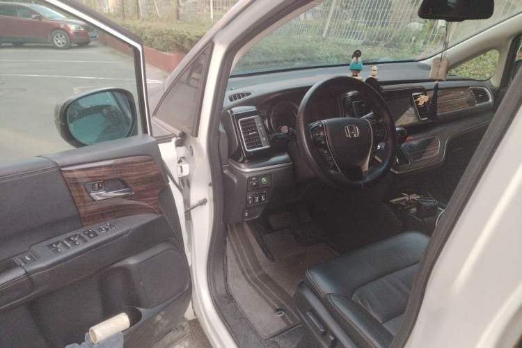 Used Honda Elysion 2016 2.4L Luxury Edition Driver Seat