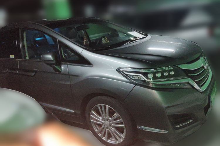 Used Honda Elysion 2016 2.4L Luxury Edition Front Right 45 Deg